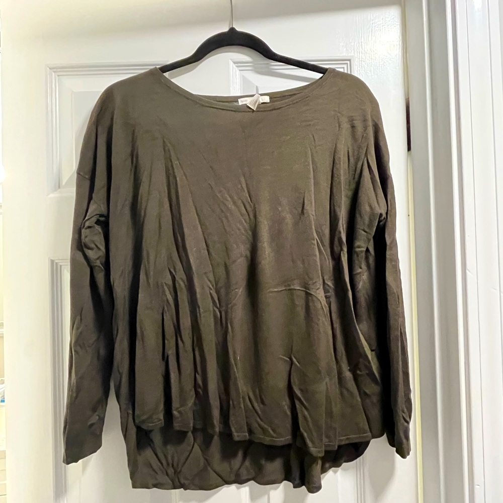 Army green H&M basic medium long sleeve tee